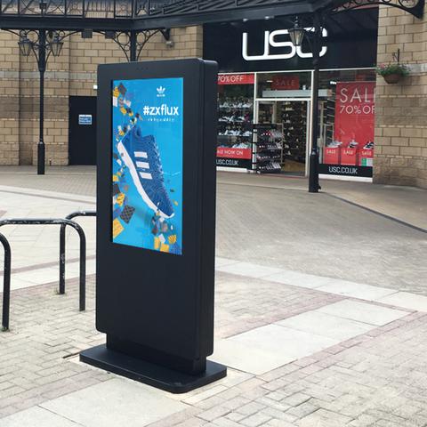 Freestanding Outdoor Advertising Display 43" to 86" Digital Advertising