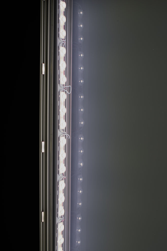 Freistehende LED Leuchtrahmen doppelseitig 2m x 2m - modularedisplays.com